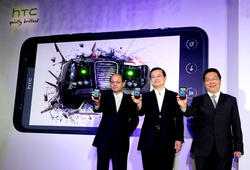HTC 發表首款裸視 3D 手機 - HTC EVO 3D