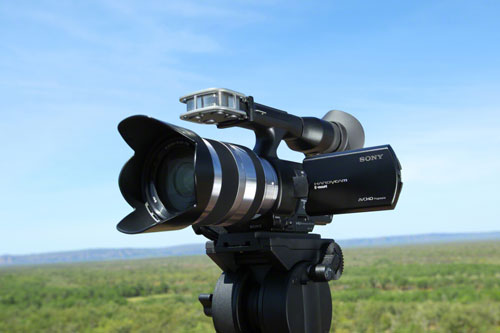 Sony 發表可交換鏡頭式 Full HD 數位攝影機 Handycam NEX-VG20H