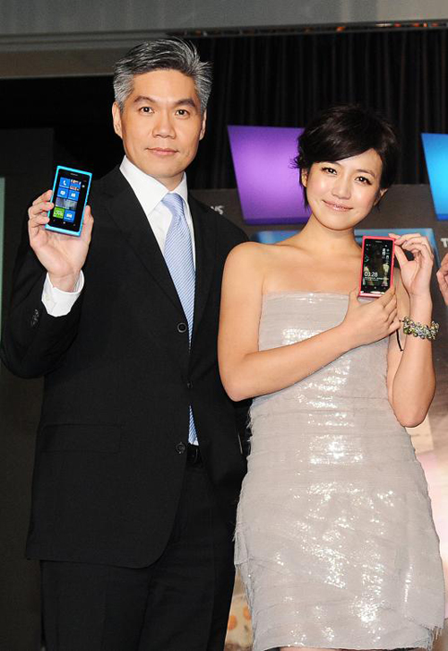 諾基亞在台發表 Nokia Lumia 800、Lumia 710