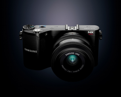 Samsung 資訊月開賣 NX200