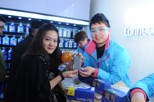 諾基亞 芒果智慧型手機 Nokia Lumia 710 登台全球首賣