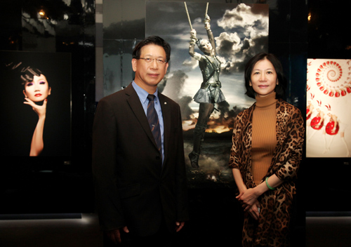 Canon 贊助富邦文教基金會 - 大人物慈善攝影展  助青少年圓夢