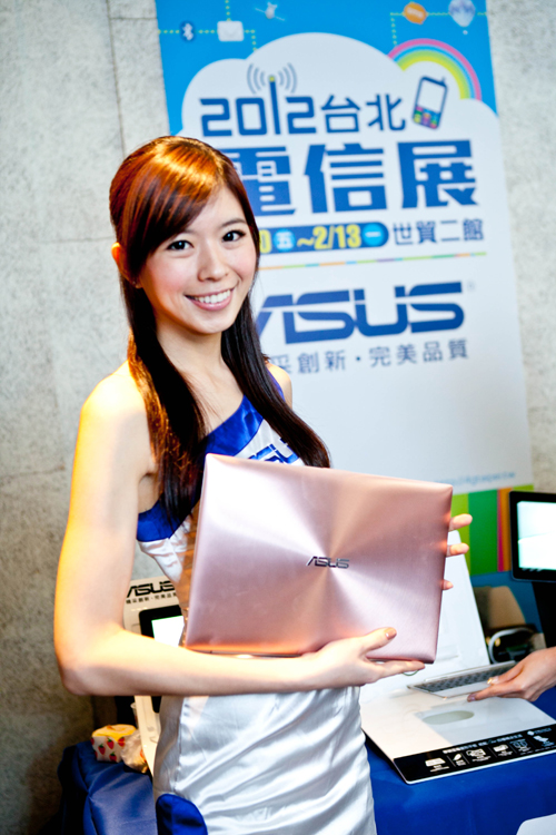 華碩連結世界零時差 至尊變形平板、ZENBOOK 玫瑰金版展現雲端行動力