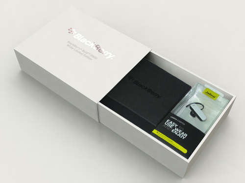 BlackBerry Bold 9900 智慧型手機 耀白降臨