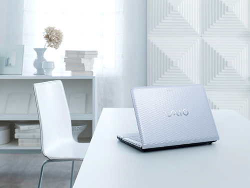Sony VAIO 2012 春季新品 EG38 美白色上市
