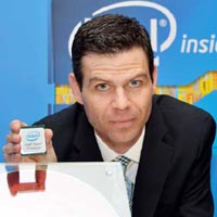 Intel 發表新世代 Xeon E5-2600 伺服器處理器 Intel 發表新世代 Xeon E5-2600 伺服器處理器