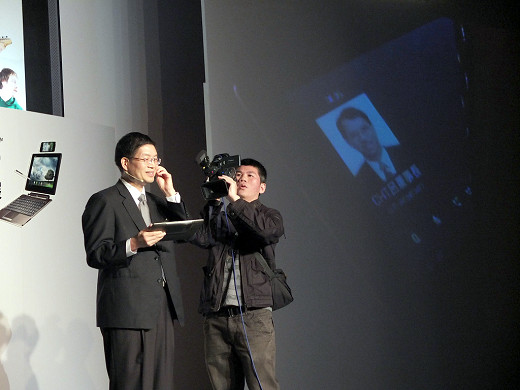 華碩變形手機 Padfone 全球領先上市
