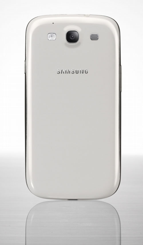 Samsung GALAXY S III 甫上市即推出 Pebble Blue(鵝卵石藍)與 Marble White(大理石白)兩款顏色,而三星也將陸續引進其他顏色機種。