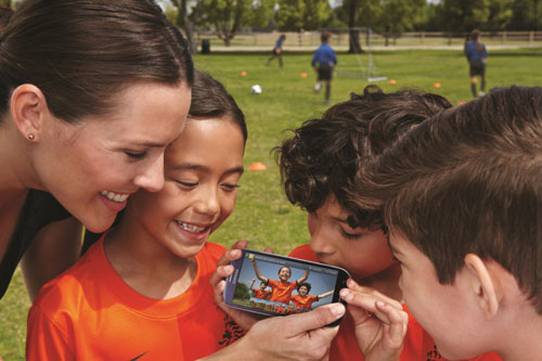 Samsung GALAXY S III 相機的「Best Photo(最佳圖片)」功能則可從8張照片中選擇出一張最佳的照片。