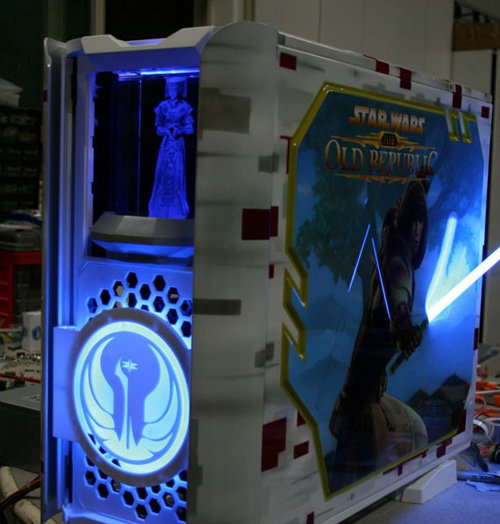 Thermaltake 電腦機殼改裝秀 「ARMOR REVO 雪白版-星際大戰:絕地武士 (Star Wars Jedi Mod)」