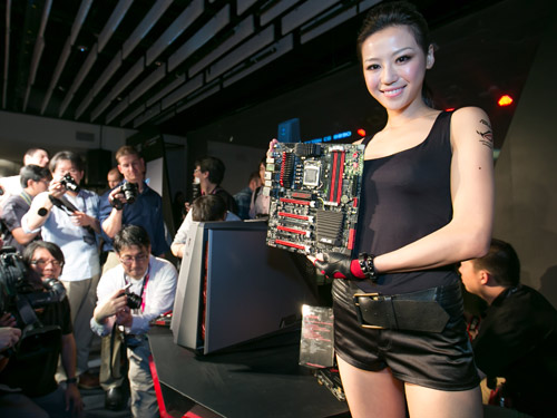 ROG 玩家共和國推出 Maximus V Extreme Z77 晶片組主機板