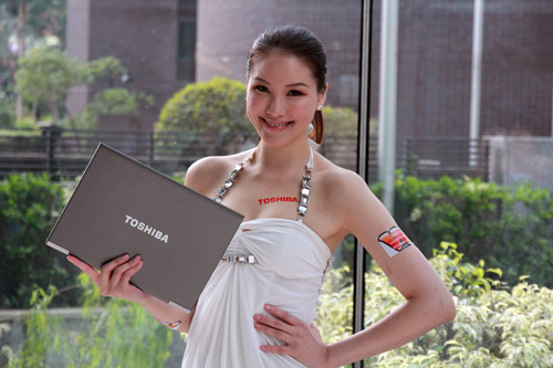 TOSHIBA 2012 東芝夏祭.夏主打 Ultrabook 輕薄一夏.金豔呈現