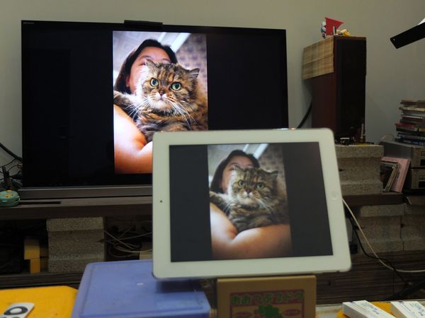 iPad、iPhone上的照片,可用AirPlay播放。