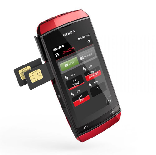 Nokia Asha 305 可自由切換兩張 SIM 卡,讓聯繫於彈指滑動之間達成,通話輕鬆省