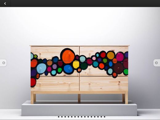 IKEA 2013 電子版型錄,可以同時呈現不同塗裝的家具,這是傳統型錄較不足之處。