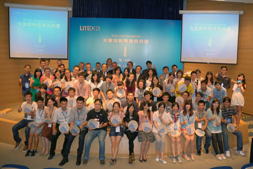 2012 年絕不可錯過的華人工業設計圈奧斯卡盛事─第十二屆光寶創新獎頒獎典禮,於 14 日盛大舉行!眾多優秀設計師與國際級評審齊聚一堂,熱鬧非凡!