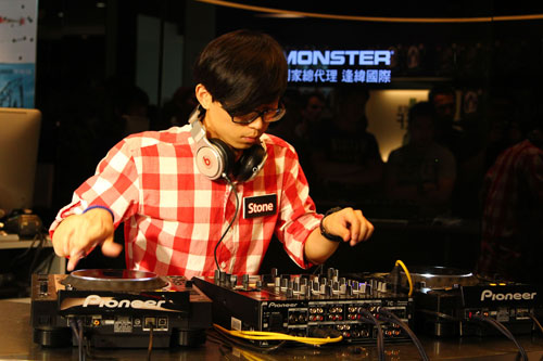 MONSTER 海選DJ 8/24 於信義區舉辦總決賽
