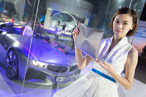 華碩、BMW尖端科技跨界交響  未來車展擘劃新世代。