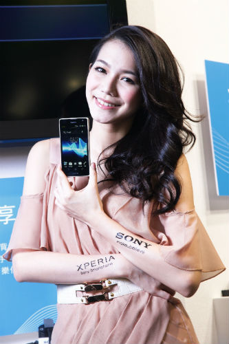 引起消費者瘋狂預購的Xperia TX今天正式到貨!搶手熱賣,完成預購的消費者請盡速領取