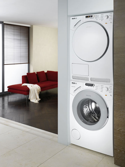 百貨公司週年慶期間購買 Miele W1612 滾筒洗衣機或 W1914 蜂巢式滾筒洗衣機搭配 T7944 乾衣機即加贈原價 NT5,500 元的 WTV412 堆疊架