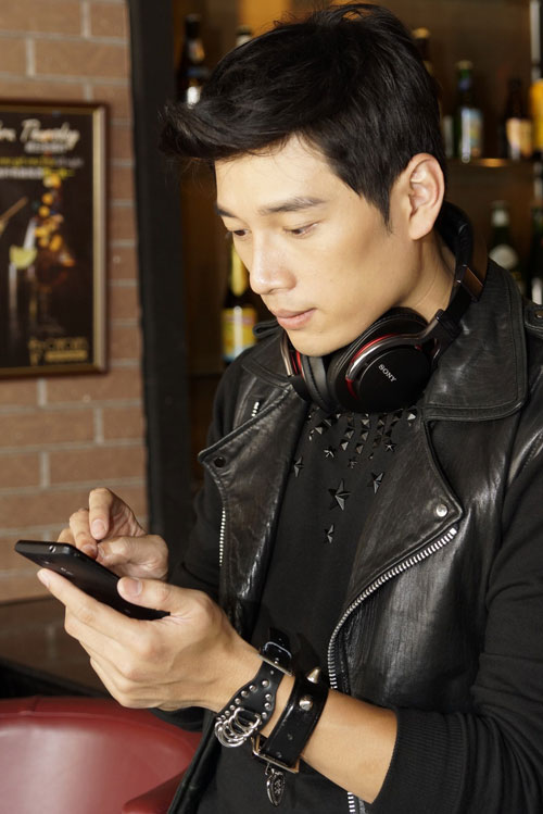 Sony 發表全新 MDR-1 、XBA 系列耳機