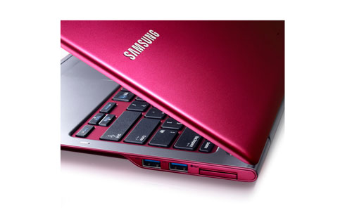 Series 5 ULTRA 530U3C 採用三星獨家俏麗色彩,為極致輕薄的設計更添加一份時尚色彩