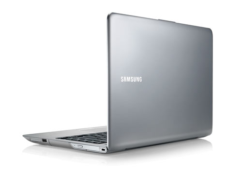 三星也首度在台灣發表使用 AMD 核心的 14 吋 Samsung NP535U4C,在享受其輕薄體積的同時,仍具備優異的圖顯效能