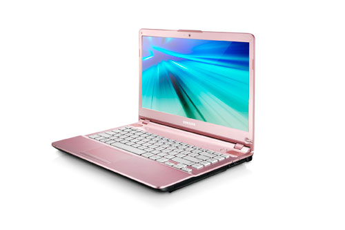 全新搭載 Windows 8 Samsung NP500P4C 筆記型電腦皆搭載 JBL 立體聲喇叭提供高品質的環繞音效