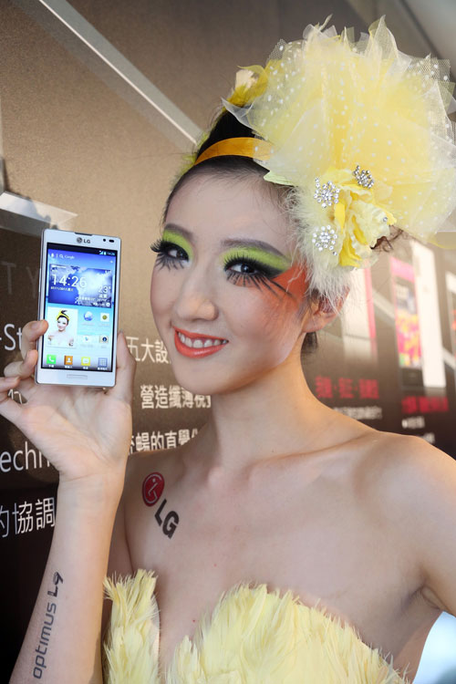 LG Optimus L9 搭載 4.7 吋 IPS 螢幕，打造極致清晰且栩栩如生的畫面，影像細節一覽無遺