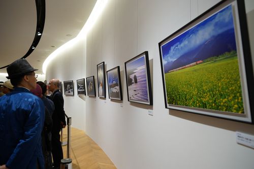 淬鍊兩百年功力 追光逐影 攝影展開跑