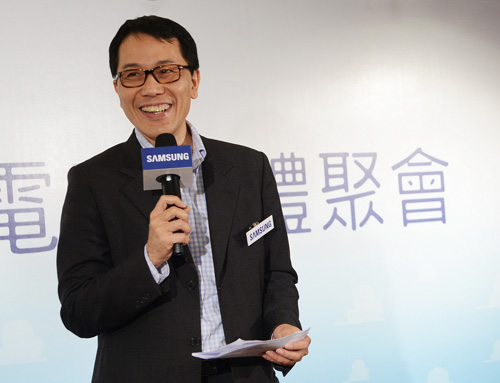 三星已在全球連續榮獲6年電視市場的龍頭寶座並在 2012 年相機產業上也帶進了許多先進的科技。