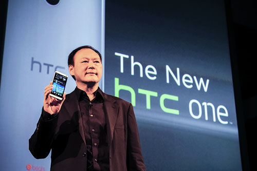 HTC 執行長周永明親赴英國倫敦發表新 HTC One