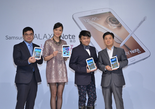 才子才女蔡康永、曲家瑞才氣筆間對決 展現獨特行動生活品味