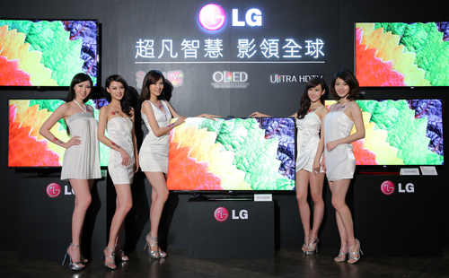 LG 發表 2013 年 Smart TV 全系列新款,搭配新一代智慧遙控器、個人化介面、豐富精采的智慧娛樂內容,以及將行動裝置與電視進行雙向分享的 Smart Sharing功能
