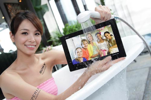 全球首款具備 IP55 IP57 防塵防水等級的平板 Xperia Tablet Z,讓平板進入親水新時代