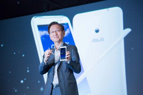 Fonepad Note FHD 6並搭配手寫觸控筆,支援記事應用程式,一機三享,娛樂、溝通與工作全方位完美展現