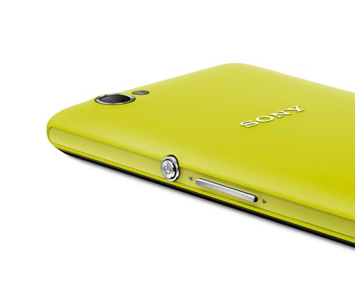 Xperia M 以 Sony 頂級經典 OmniBalance 設計帶來時尚外型、創造細緻手感