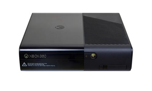 全新 Xbox 360 上市 更輕更薄更時尚