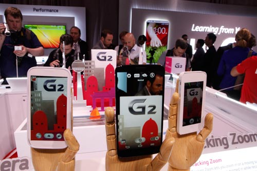 LG G2 具備 1,300 萬畫素的高解析度與防手震 (OIS) 技術,現場與競品實測,LG G2 畫質更顯清晰、鮮豔且銳利