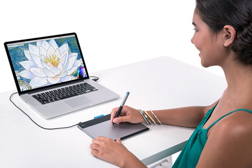 全新 Intuos 尺寸更省空間,硬體功能配置更符合人體工學