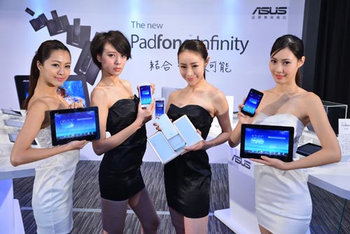 The new PadFone Infinity 搭載目前市場最高階的高通 Snapdragon 800 2.2GHz 四核心處理器、配備 1300 萬畫素相機與華碩獨家 PixelMaster 影像處理技術,日拍清晰、夜拍更鮮明,擁有銀河白、隕石灰兩款品味選擇