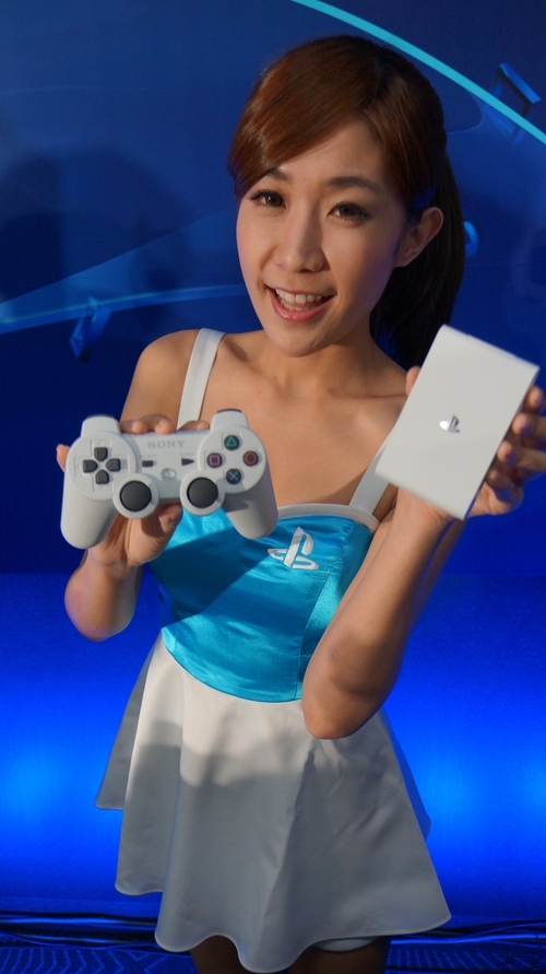 SONY 次世代遊戲主機 PS 4 年底前登台