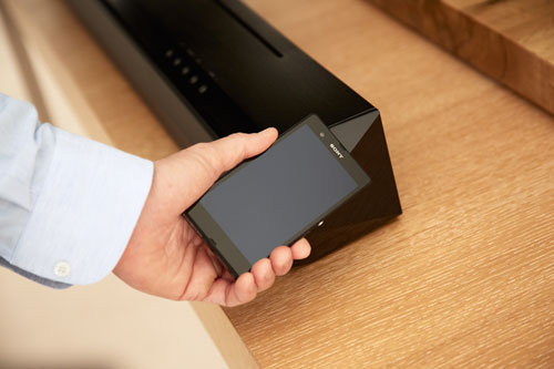 HT-ST7 單件式環繞音響   透過支援 NFC 的裝置,更加易於操作