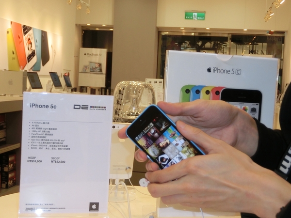 iPhone 5s / 5c 沒預約 空機何處買?
