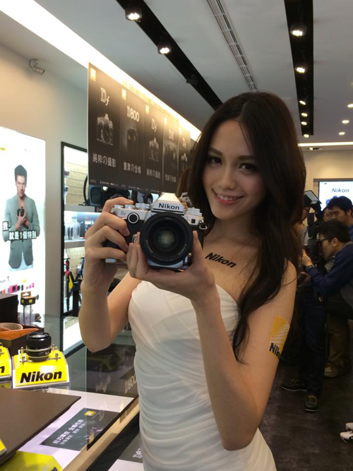 Nikon Df 次世代全片幅數位相機機身價格 82900 元