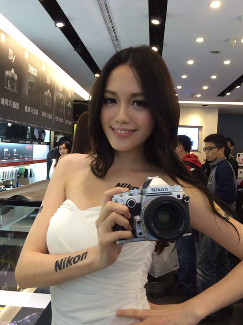 Nikon Df 次世代全片幅數位相機機身價格 82900 元