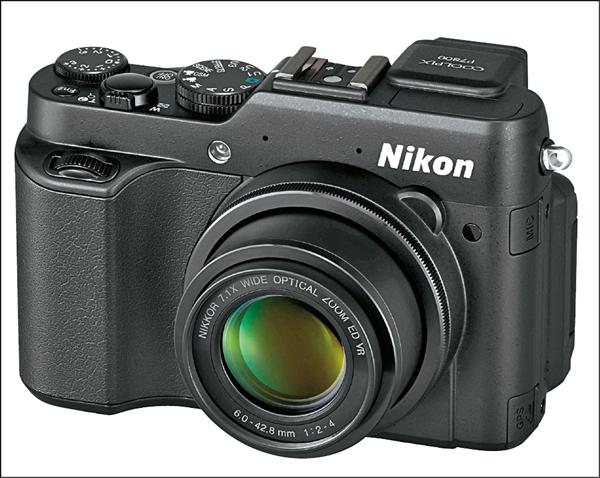 Nikon P7800