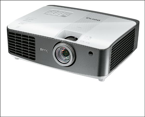 BenQ W1500 最多送 4 支 3D 眼鏡