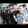 PS4 今天首賣,現場排隊擠到溢出來 PS4 今天首賣,現場排隊擠到溢出來