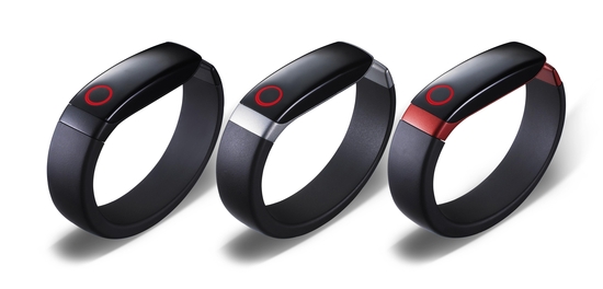 LG  CES 推出 LIFEBAND TOUCH 智慧手環與心率測量耳機
